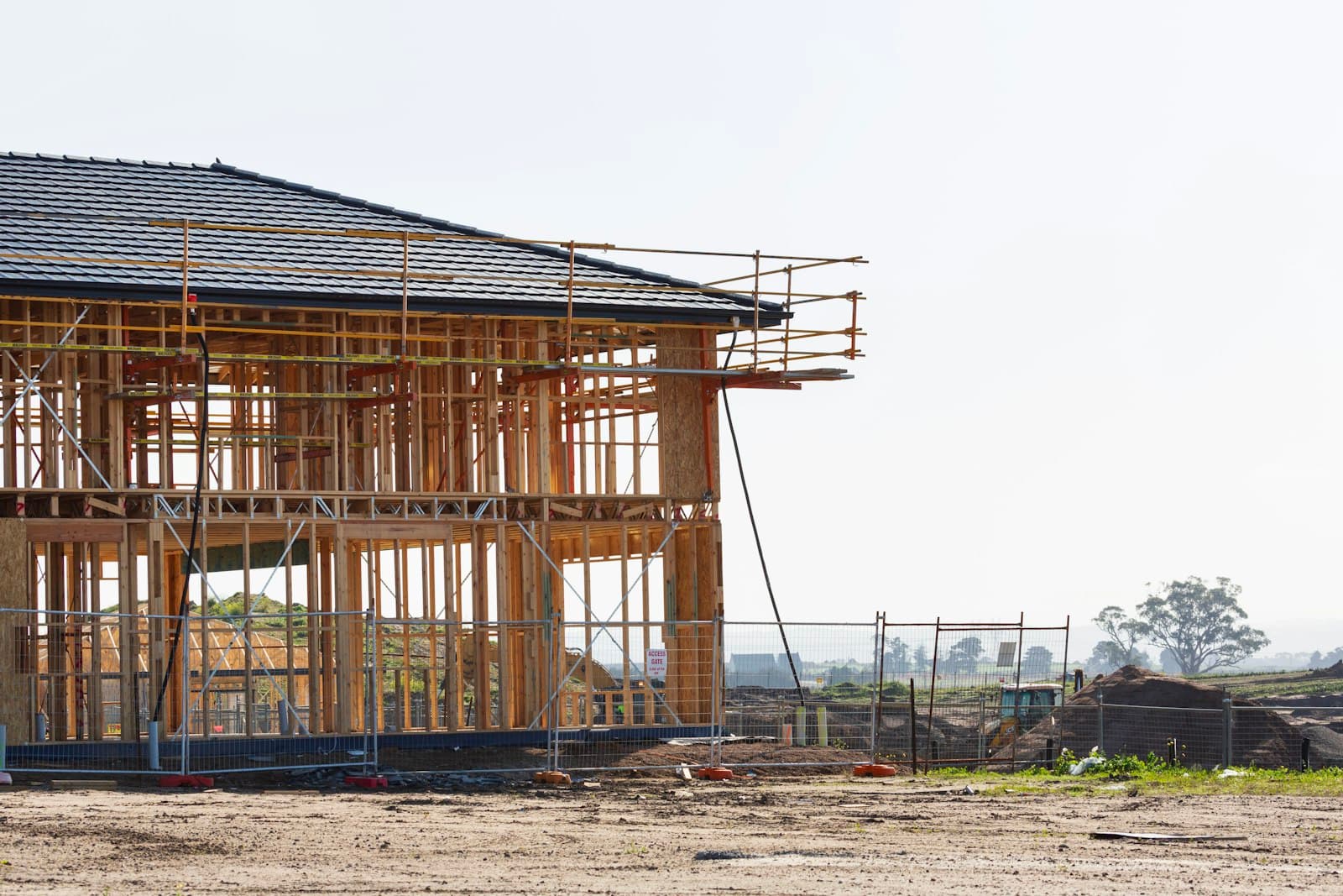 Neubau in Holzrahmenbauweise mit Gerüst