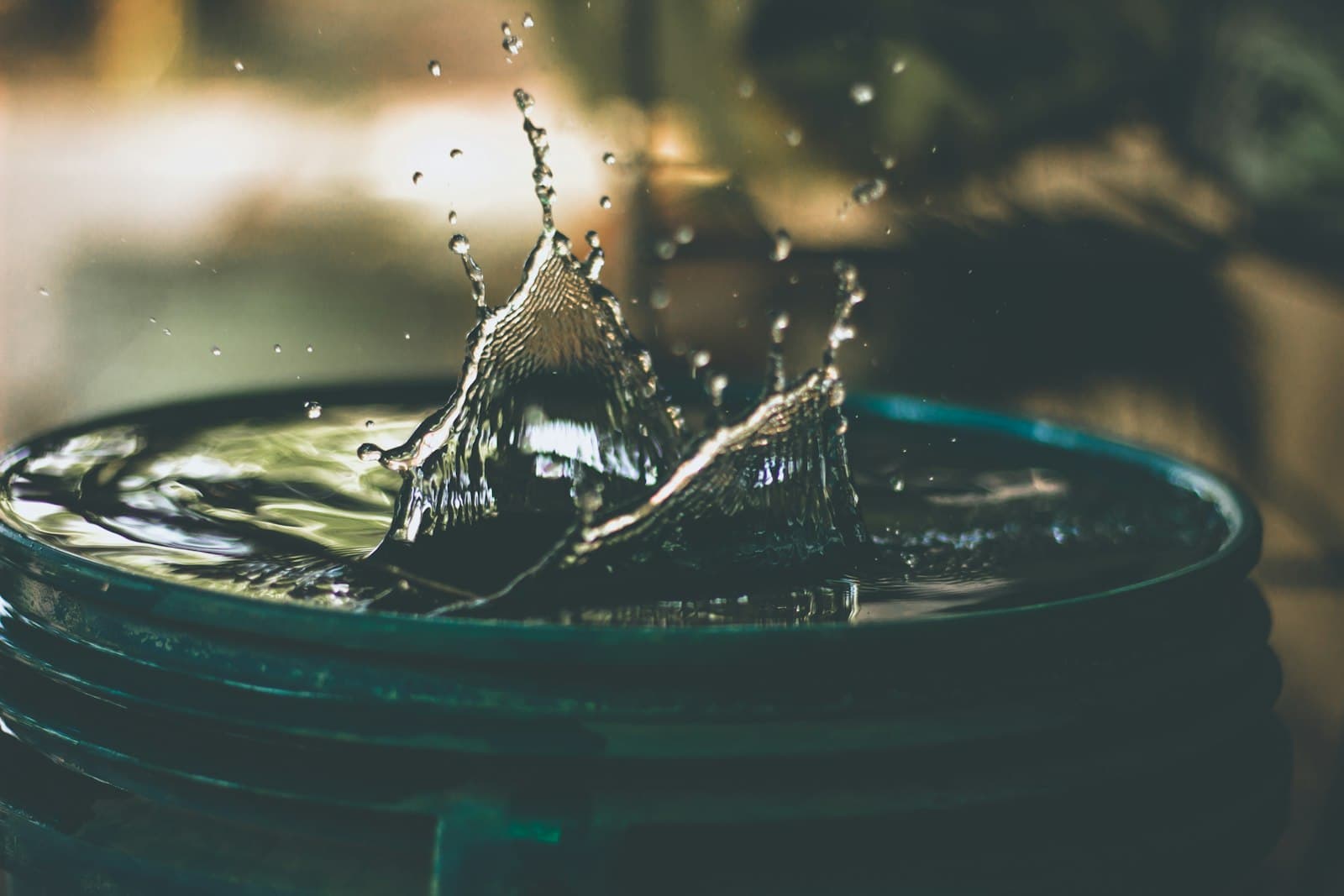 Wassertropfen als Zeichen eines Wasserschadens